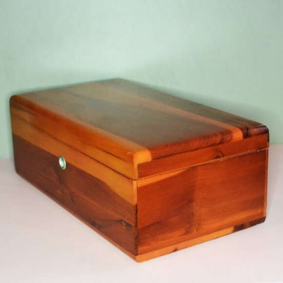 Lane Dresser Top Trinket/Small Items Storage Box Cedar Furniture Store Promo - Picture 3 of 11